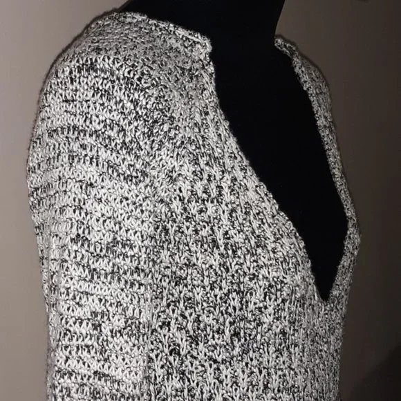 Zara Knit Open V neck Black White Knit Swe… - Picture 2 of 7